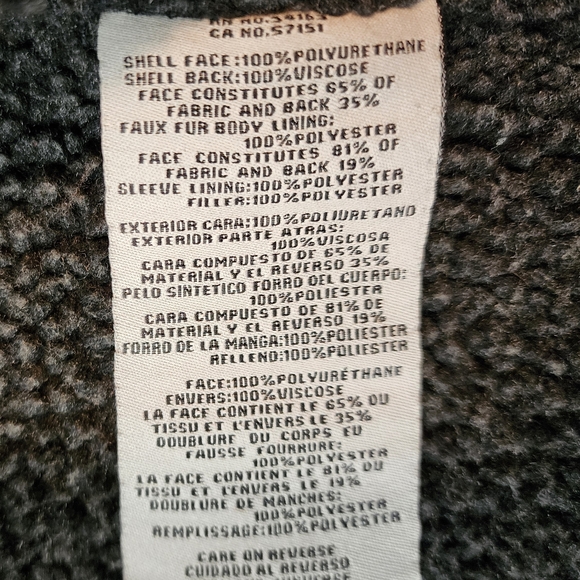 Vintage Levi's Men's Black Leather Jacket - Picture 5 of 7